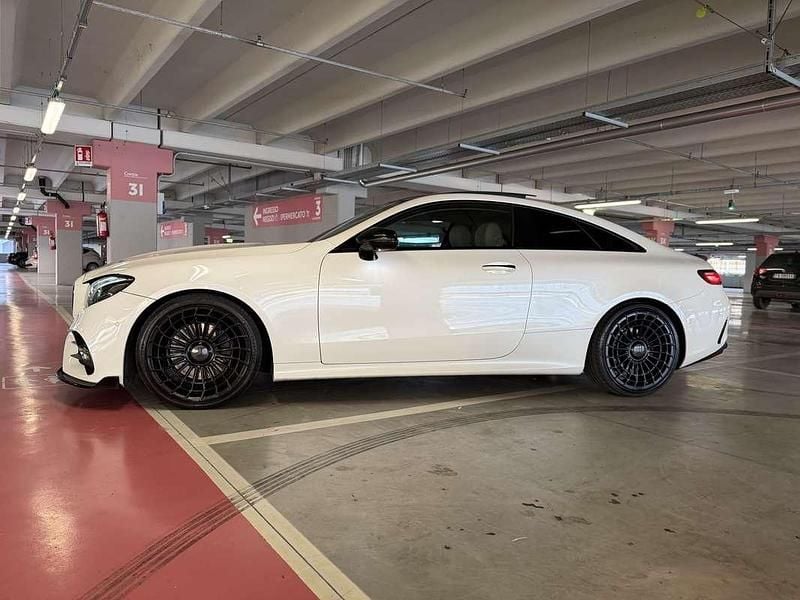 Usata Mercedes E220 Premium Plus 194 CV (142 kW) 2019 Bianco Coupé