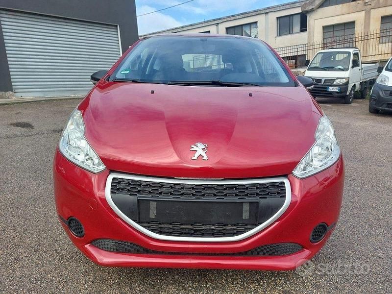 Usata Peugeot 208 68 CV (50 kW) 2014 Bordeaux Utilitaria