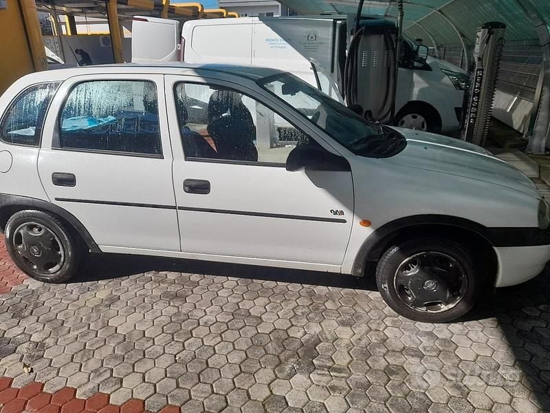 Usata Opel Corsa 1999 Bianco Berlina
