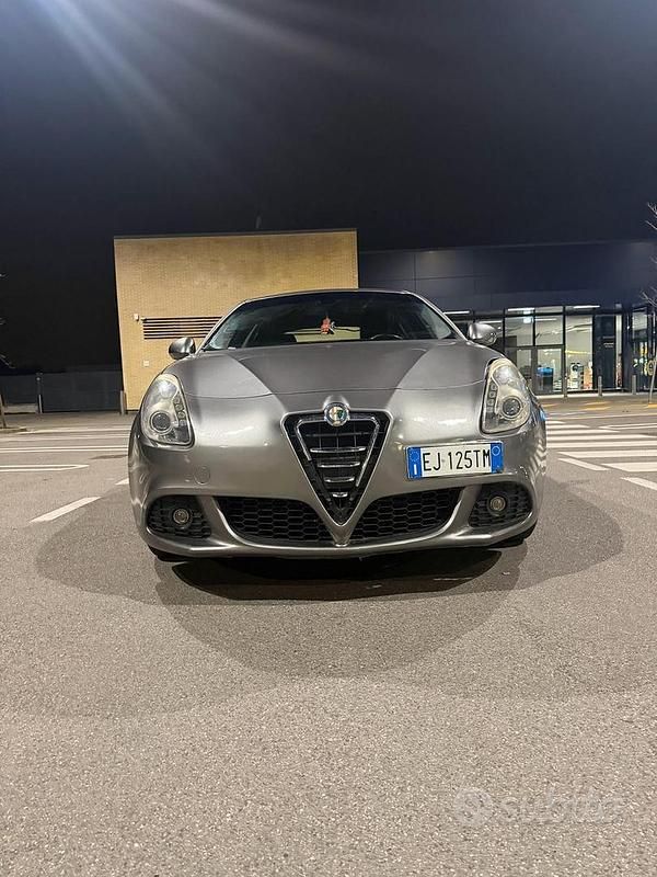 Usata Alfa Romeo Giulietta 105 CV (77 kW) 2011 Grigio Utilitaria