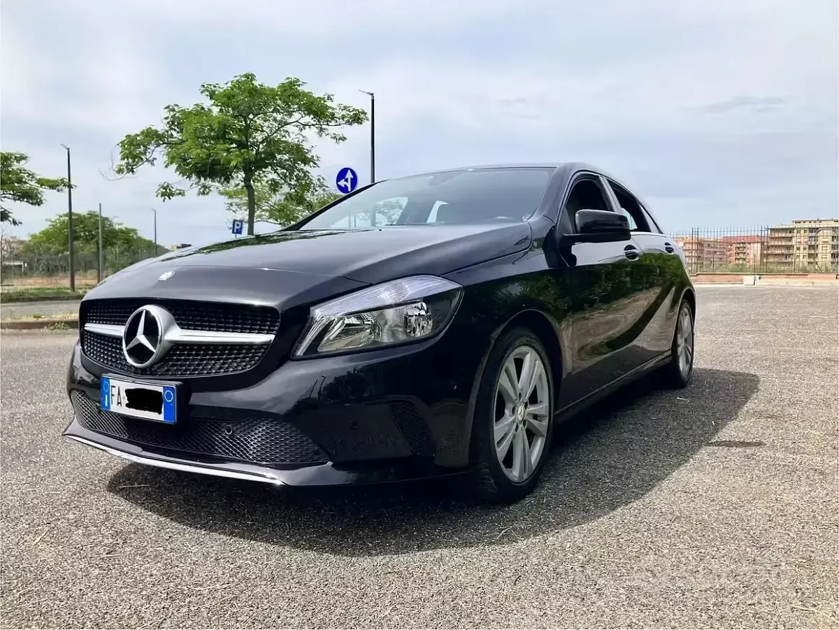 Usata Mercedes A200 136 CV (100 kW) 2015 Nero Utilitaria