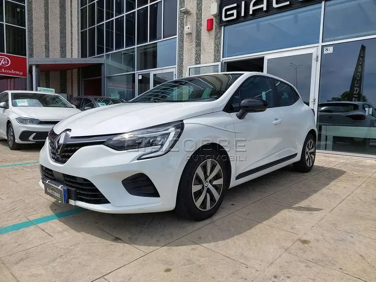Usata Renault Clio V Equilibre 101 CV (74 kW) 2023 Bianco ghiaccio Berlina
