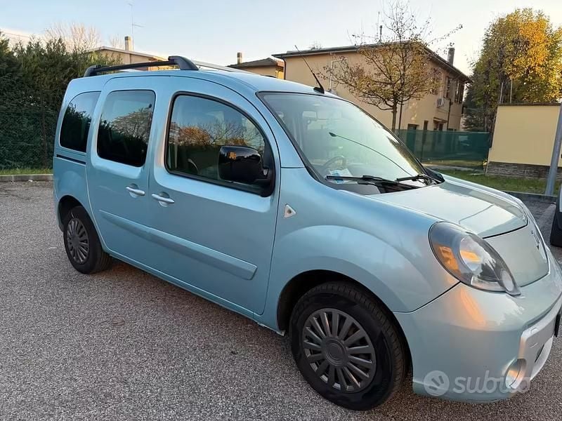 Usata Renault Kangoo 90 CV (66 kW) 2012 Blu Monovolume