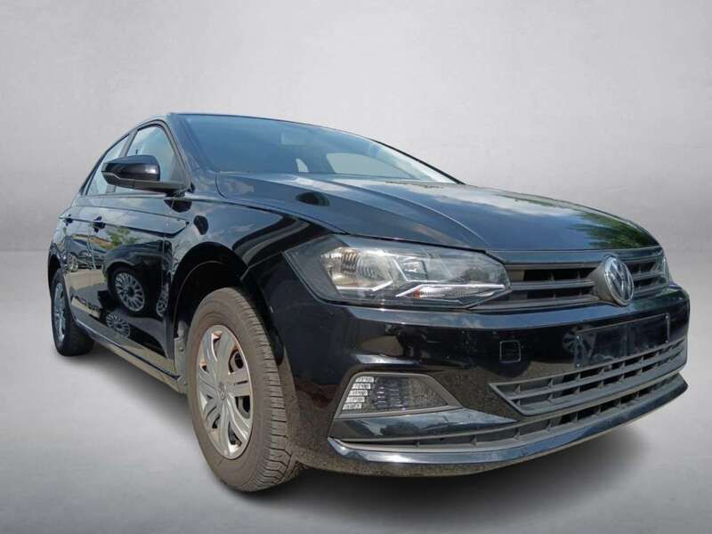 Bianco Usata 2019 VW Polo Comfortline Tre volumi | 14.400 € (Buon prezzo) - Immagine 1/4