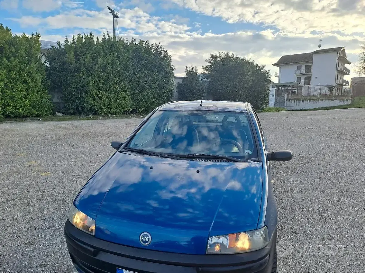 Usata Fiat Punto 57 CV (41 kW) 2000 Utilitaria