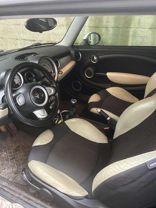 Usata Mini Cooper D 109 CV (80 kW) 2008 Nero Utilitaria