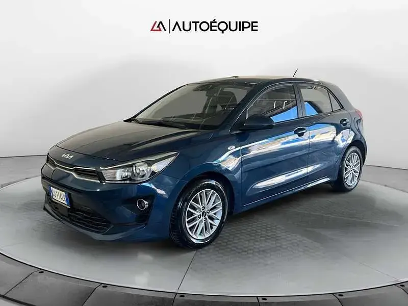 Usata Kia Rio Style 82 CV (60 kW) 2022 Blu/azzurro Berlina