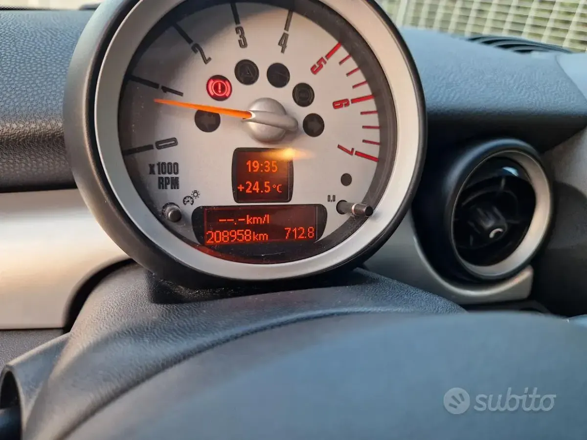 Usata Mini Cooper D 109 CV (80 kW) 2008 Bianco Utilitaria