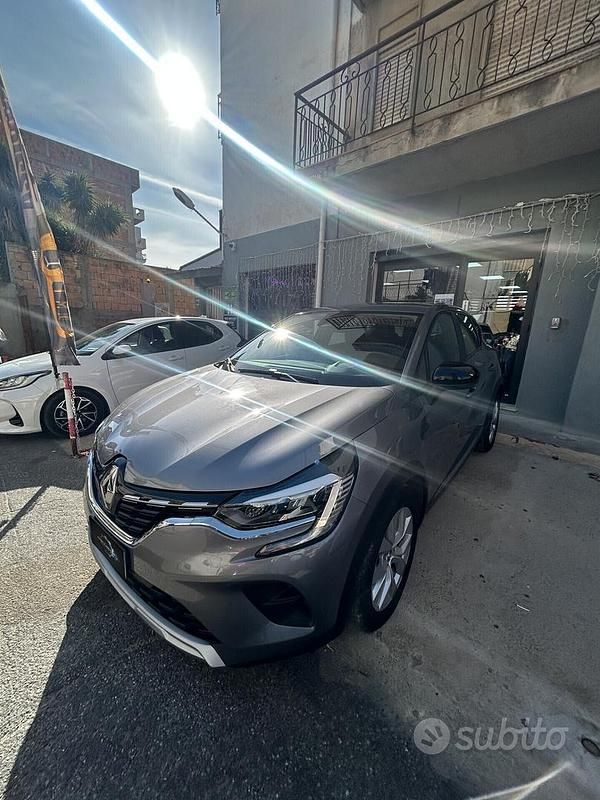 Usata Renault Captur Business 115 CV (84 kW) 2021 Grigio SUV