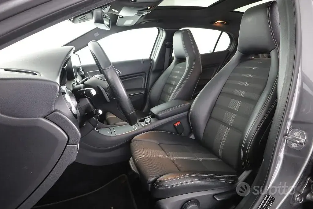 Usata Mercedes GLA220 177 CV (130 kW) 2018 Grigio SUV