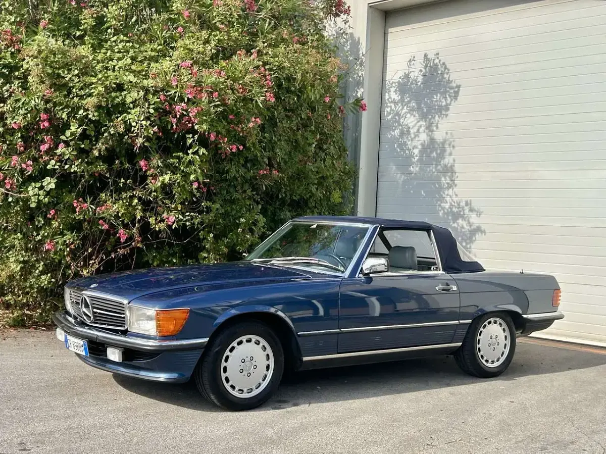Usata Mercedes SL500 245 CV (180 kW) 1986 Blu/azzurro Cabrio