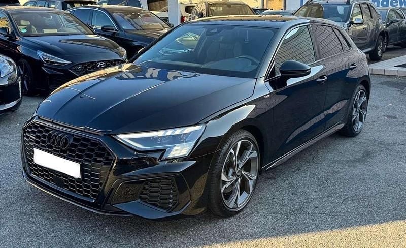 Nero Usata 2022 Audi A3 S-Line Tre volumi | 32.900 € (Ottimo prezzo) - Immagine 1/4