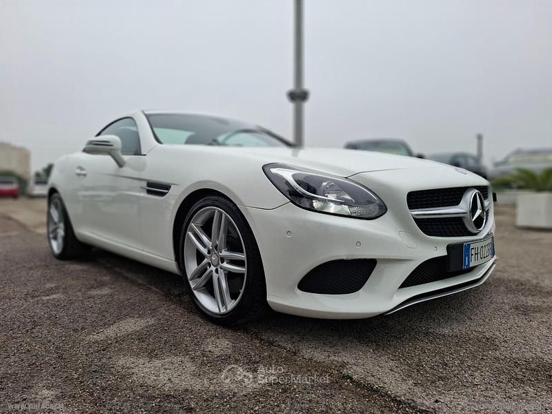 Usata Mercedes SLC250 AMG line 204 CV (150 kW) 2017 Bianco Coupé