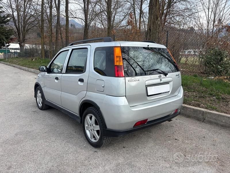 Usata Suzuki Ignis 99 CV (72 kW) 2004 Grigio Utilitaria