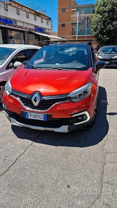 Usata Renault Captur 95 CV (69 kW) 2018 Rosso SUV