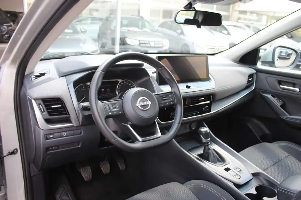 Usata Nissan Qashqai N-Connecta 140 CV (102 kW) 2025 Argento SUV