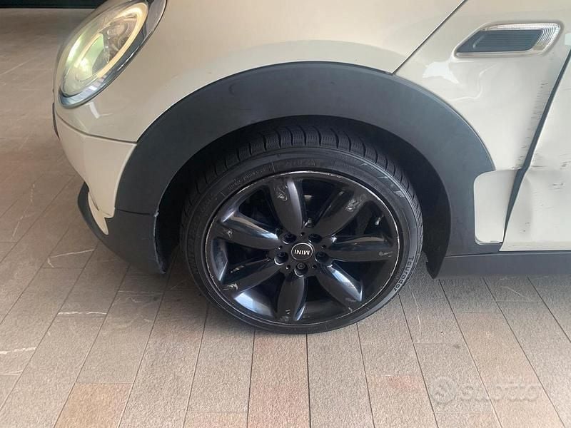 Usata Mini Clubman 116 CV (85 kW) 2016 Bianco Station wagon