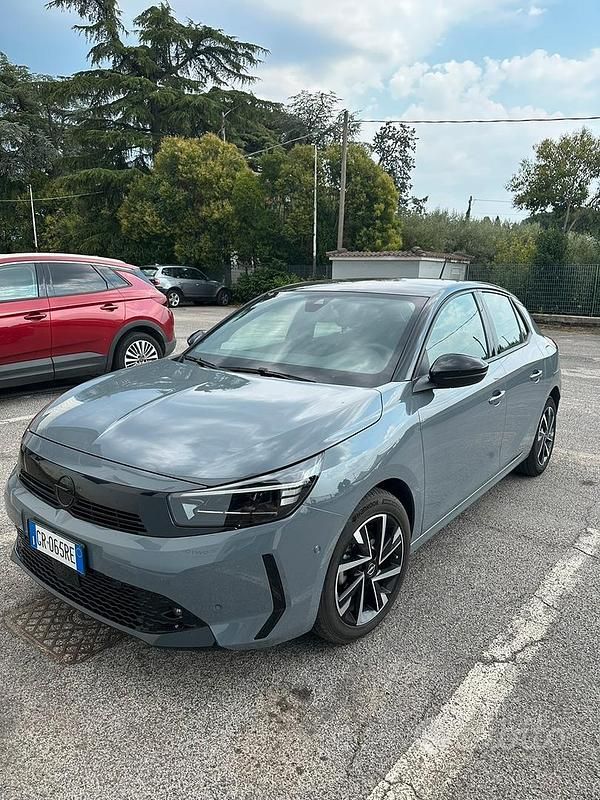 Grigio Usata 2023 Opel Corsa S Tre volumi | 16.500 € (Molto cara) - Immagine 1/4