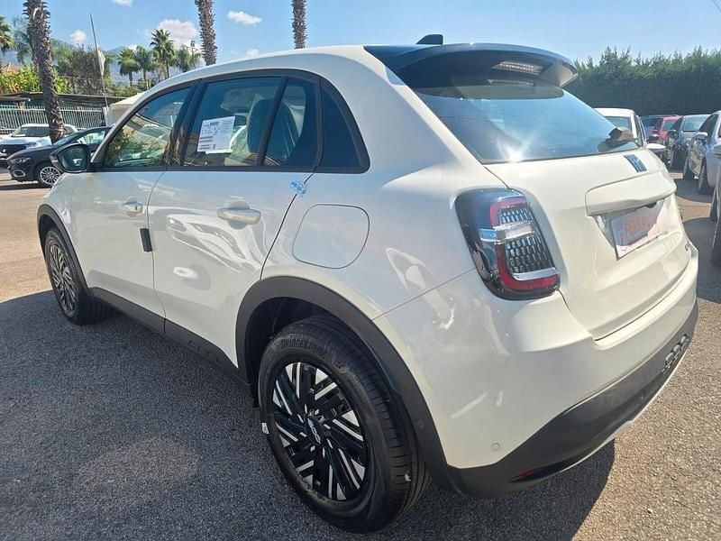 Nuova Fiat 600 101 CV (74 kW) 2025 Bianco SUV