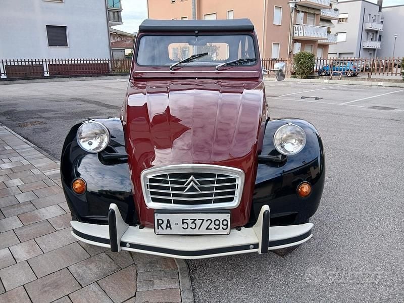 Usata Citroën 2CV Charleston 28 CV (20 kW) 1988 Nero Berlina