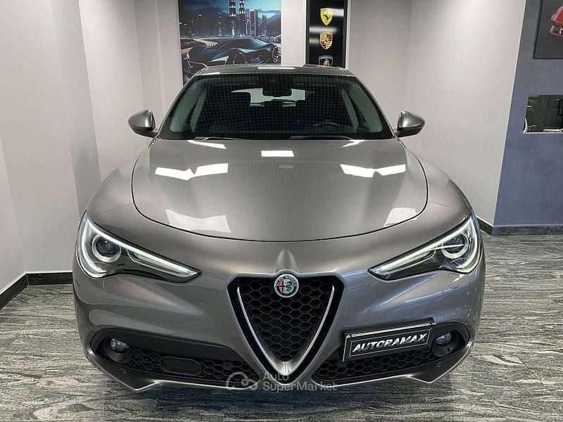 Usata Alfa Romeo Stelvio 209 CV (153 kW) 2017 Grigio SUV