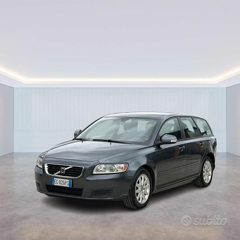 Usata Volvo V50 109 CV (80 kW) 2010 Grigio Station wagon
