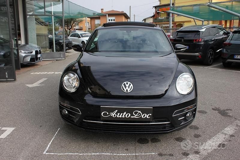 Usata VW Beetle Design 105 CV (77 kW) 2017 Nero Utilitaria