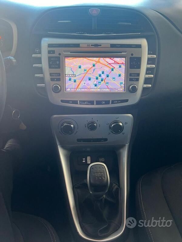 Usata Lancia Delta Silver 105 CV (77 kW) 2011 Bianco Utilitaria