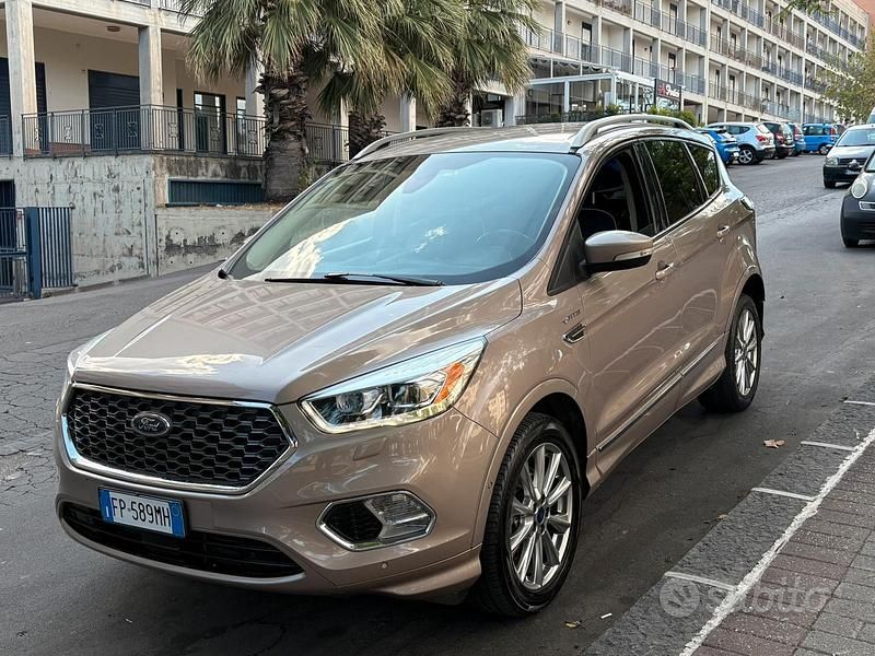 Usata Ford Kuga Vignale 150 CV (110 kW) 2018 Grigio SUV