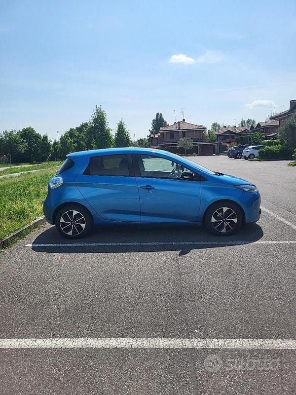 Usata Renault Zoe Intens 80 kW (109 CV) 2019 Blu Utilitaria