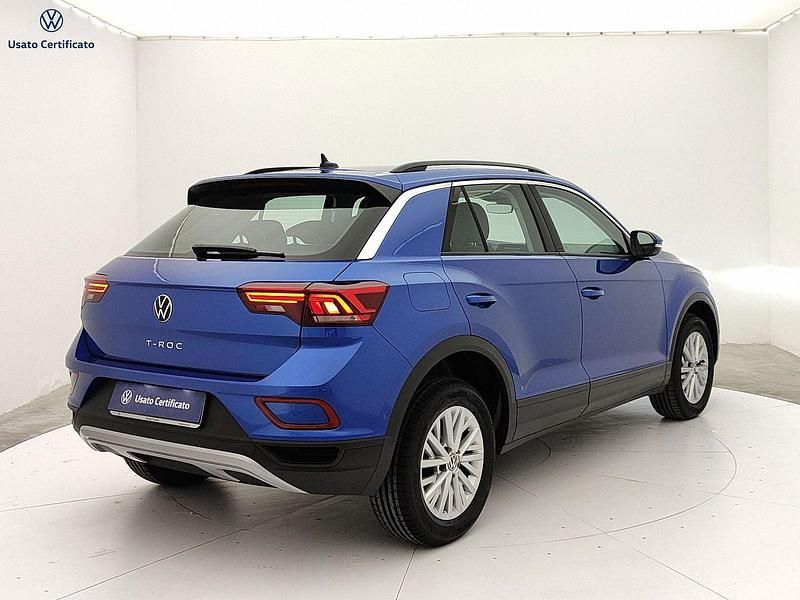 Usata VW T-Roc Life 110 CV (80 kW) 2022 Blu SUV