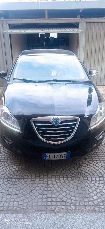 Usata Lancia Delta 120 CV (88 kW) 2012 Nero Utilitaria