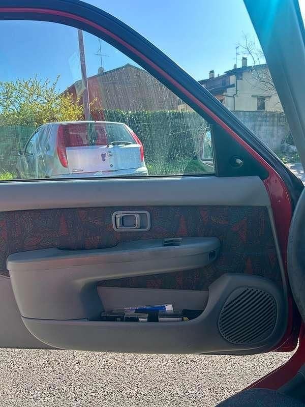Usata Nissan Micra 54 CV (39 kW) 1999 Rosso Utilitaria