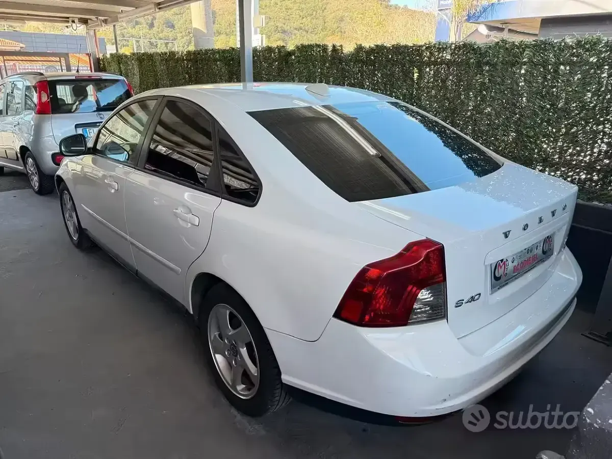 Usata Volvo S40 Momentum 109 CV (80 kW) 2010 Bianco Berlina