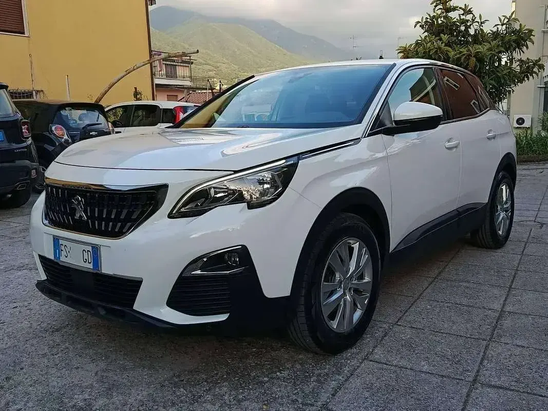 Usata Peugeot 3008 Active 131 CV (96 kW) 2018 Bianco SUV