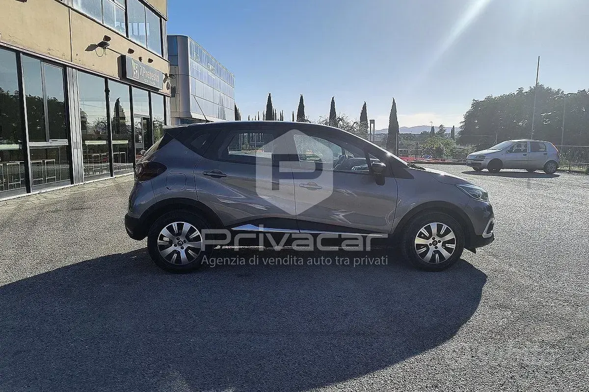 Usata Renault Captur 110 CV (80 kW) 2018 Grigio SUV