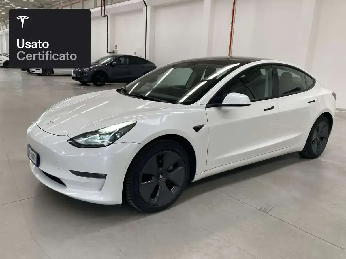 Usata Tesla Model 3 Long Range AWD 324 kW (441 CV) 2021 Pearl white multicoat Berlina