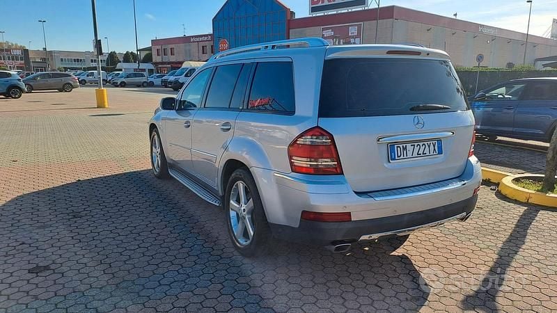 Usata Mercedes GL320 224 CV (164 kW) 2007 Grigio SUV