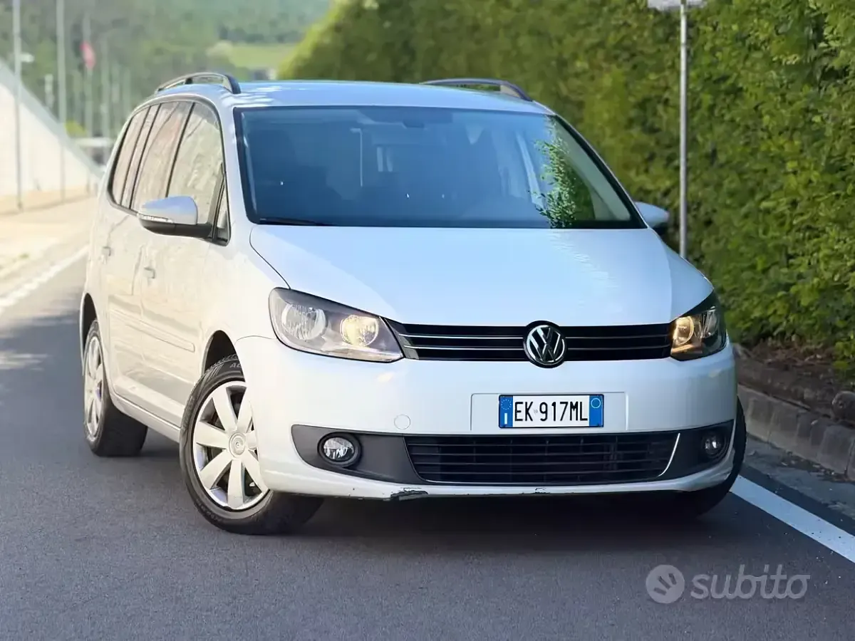 Usata VW Touran 105 CV (77 kW) 2011 Bianco Monovolume