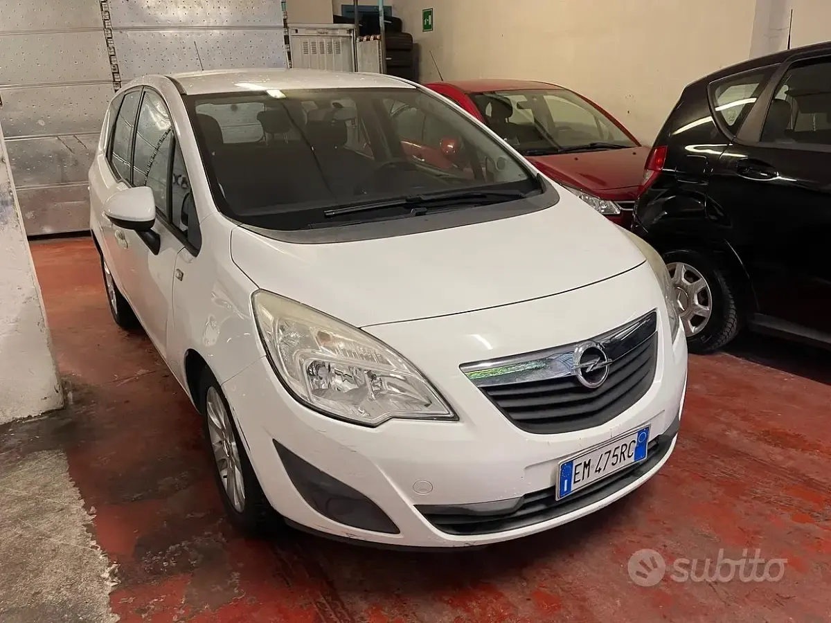 Usata Opel Meriva Cosmo 101 CV (74 kW) 2013 Bianco Monovolume