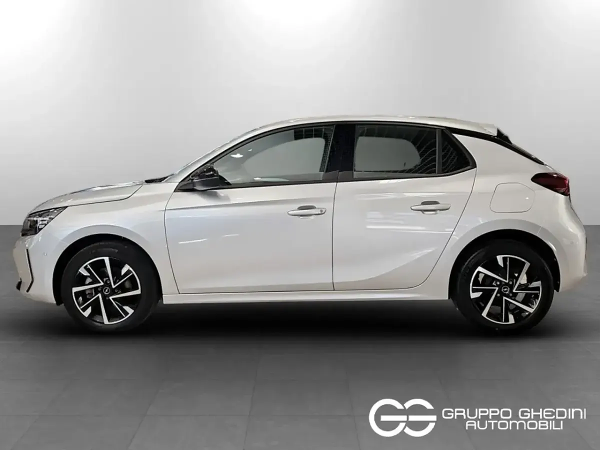 Usata Opel Corsa S 101 CV (74 kW) 2025 Kaolin white Utilitaria