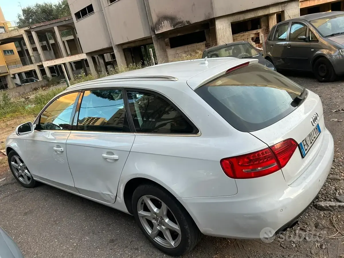 Usata Audi A4 120 CV (88 kW) 2011 Bianco Station wagon