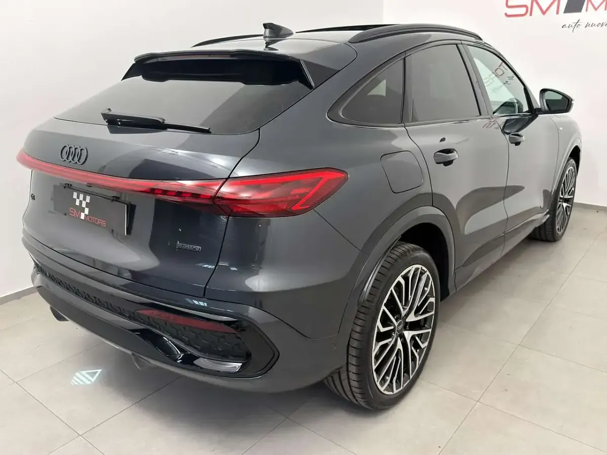 Nuova Audi Q5 Sportback S-Line 204 CV (150 kW) 2026 Grigio tambora SUV