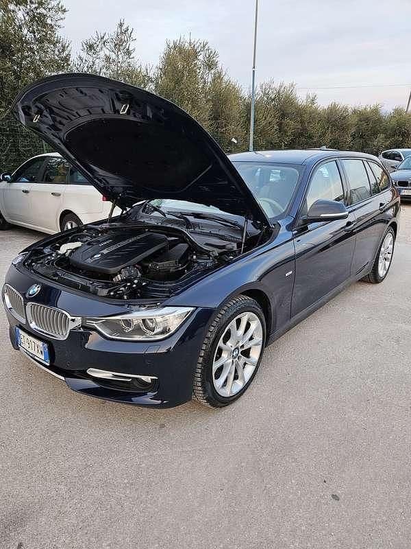 Usata BMW 330 Comfort Edition 258 CV (189 kW) 2014 Blu/azzurro Station wagon