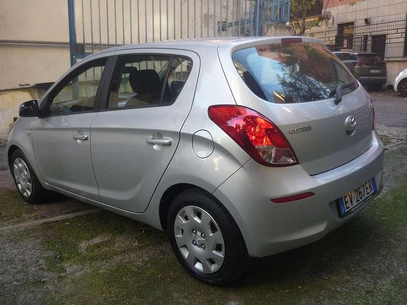 Usata Hyundai i20 Classic 84 CV (61 kW) 2014 Argento Utilitaria