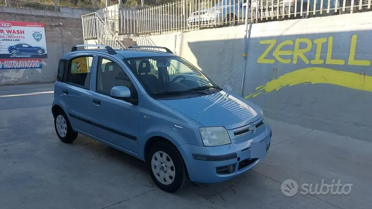 Usata Fiat Panda 75 CV (55 kW) 2011 Bluazzurro Utilitaria