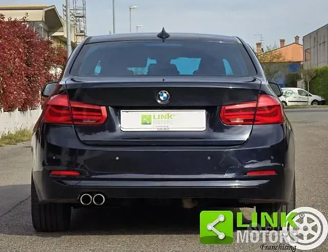 Begagnad BMW 330 Advantage 258 HK (189 kW) 2015 Blå Sedan