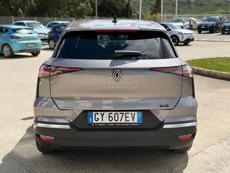Usata Renault Symbioz Iconic 93 CV (68 kW) 2025 Grigio SUV