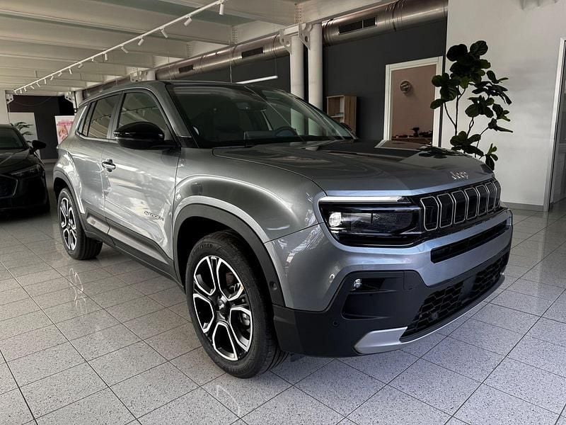 Usata Jeep Avenger Summit 101 CV (74 kW) 2024 Nero metallizzato SUV