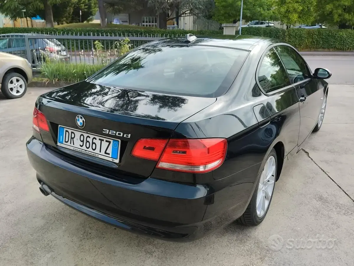 Usata BMW 320 177 CV (130 kW) 2008 Nero Coupé